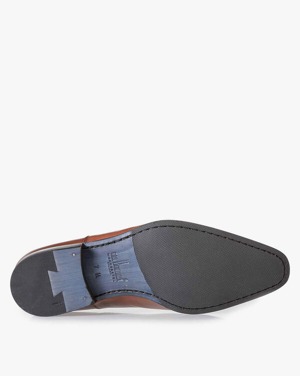Cognac-coloured lace shoe