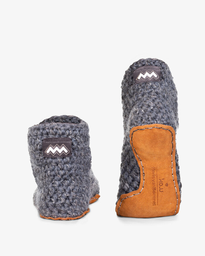 Kingdom Of Wow pantoffels donkergrijs