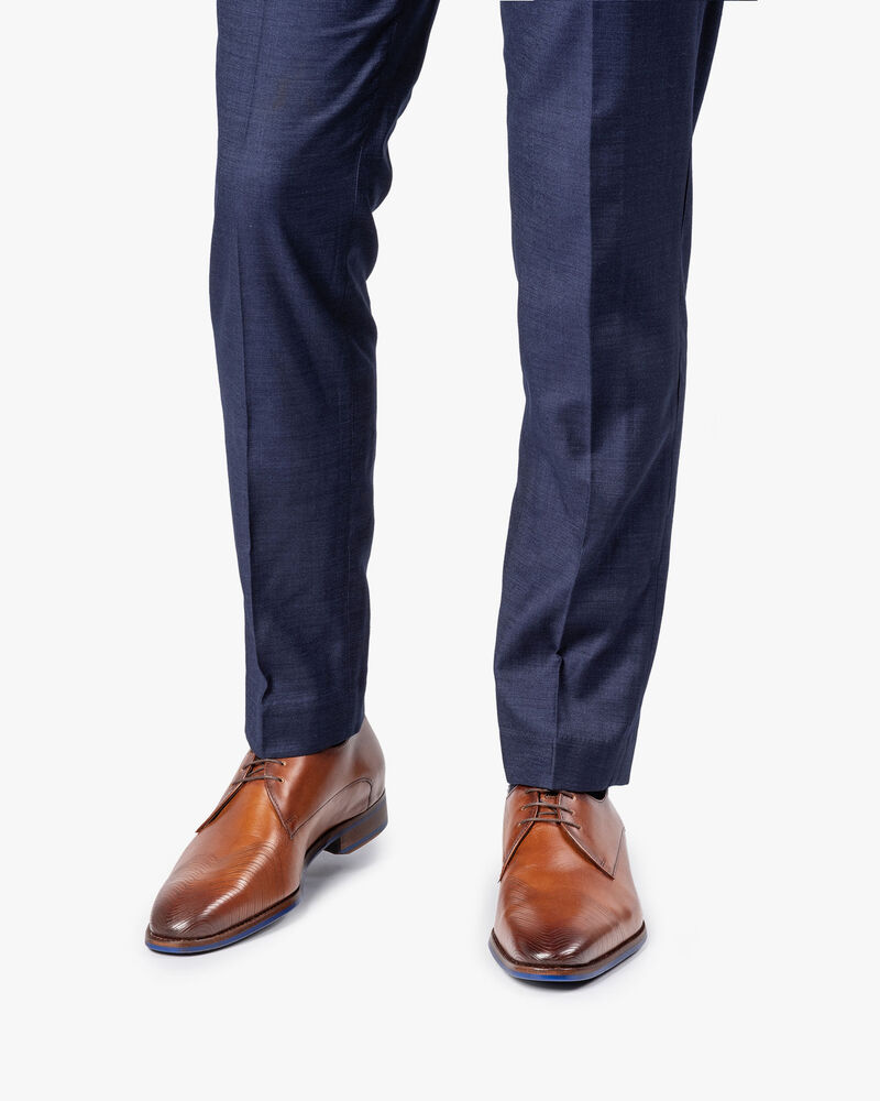 Dark cognac-coloured calf leather lace shoe