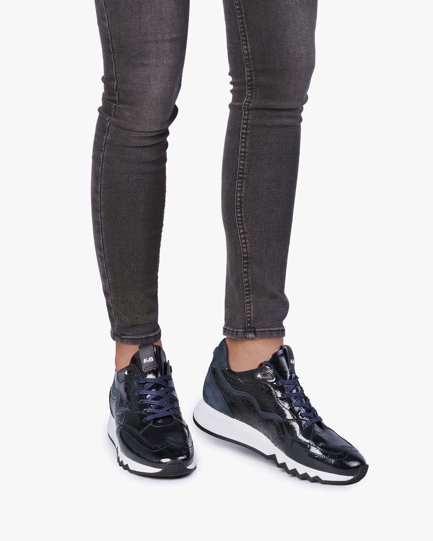 Blauwe lakleren sneaker dames SFW-10033-40-01 | Floris van Bommel Women®