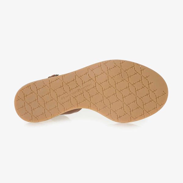 Cognac-coloured wedge-heel leather sandal