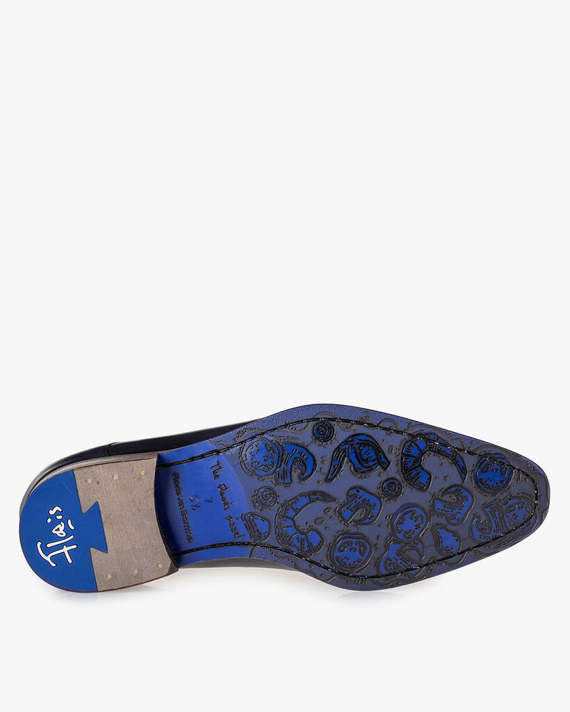Dark blue leather lace shoe
