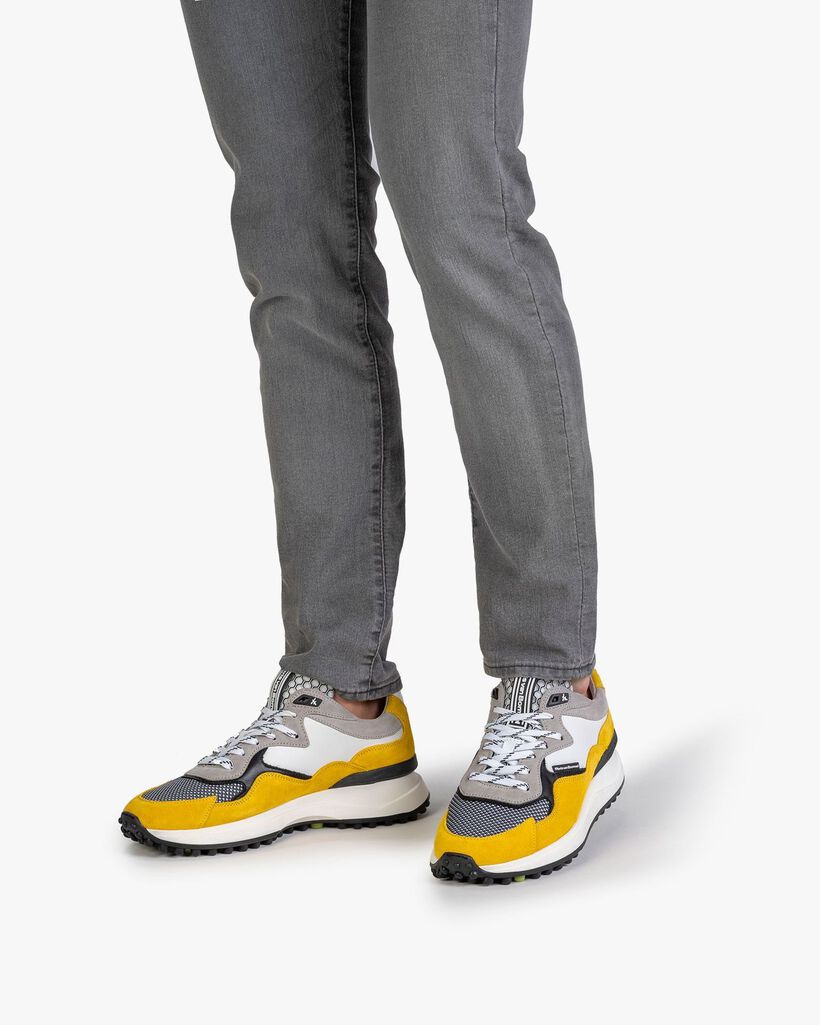 Noppi sneaker su&egrave;de geel