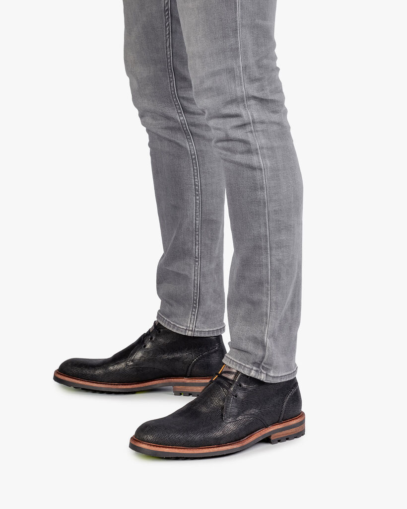 Lace boot black with print