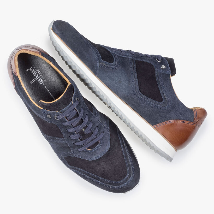 Dark blue suede leather lace shoe