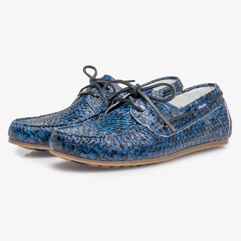 Blauwe kalfsleren bootschoen met snakeprint