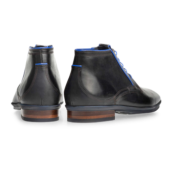 Lace boot calf leather black