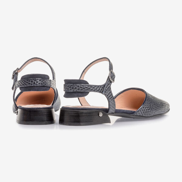 Donkerblauwe leren sandaal met print