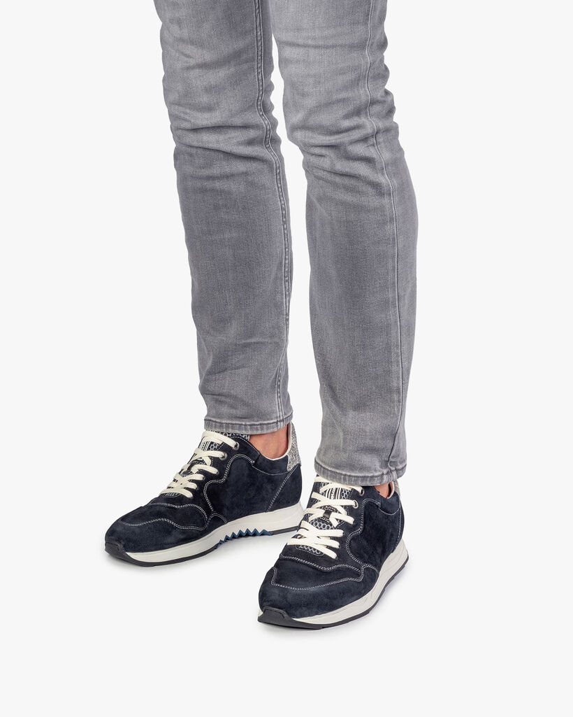 Blauwe su&egrave;de sneaker