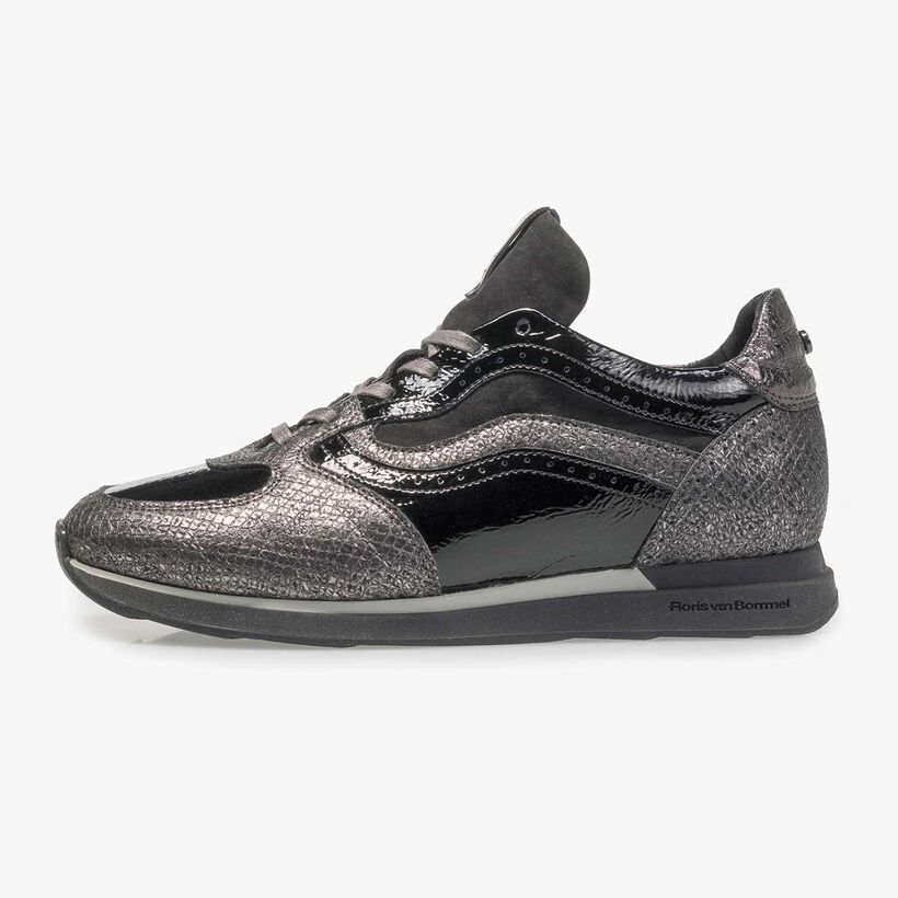 Grey leather sneaker with metallic print