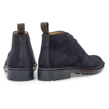 Donkerblauwe su&egrave;de veterboot