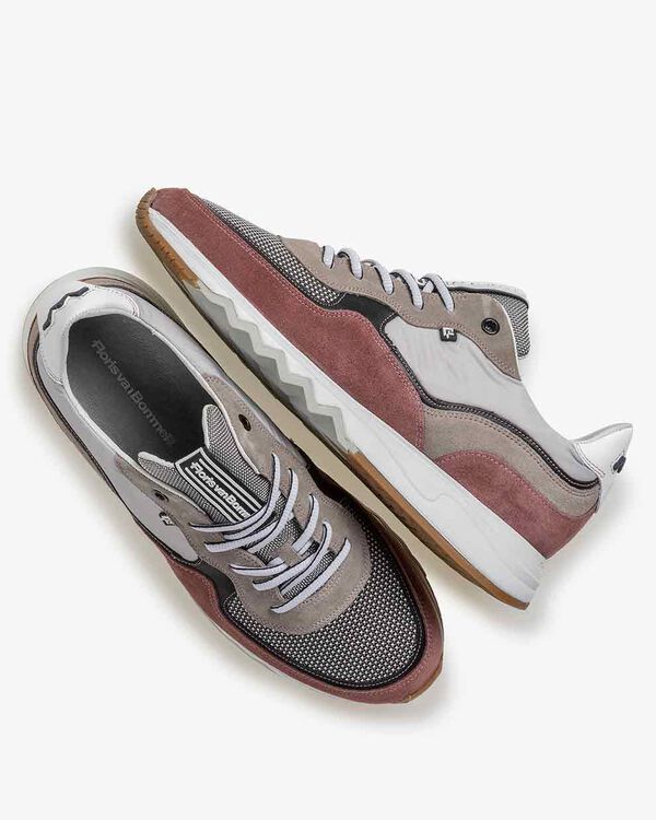 Nineti su&egrave;de roze