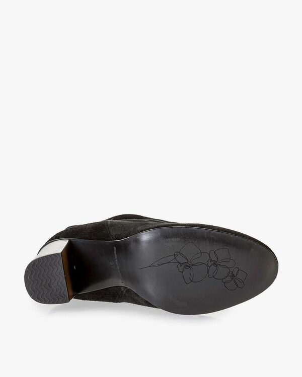 Black suede leather boots