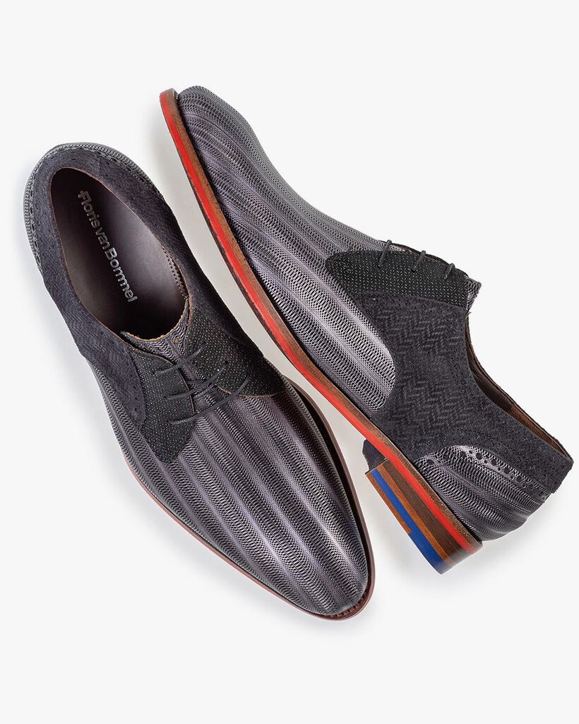 Lace shoe metallic black