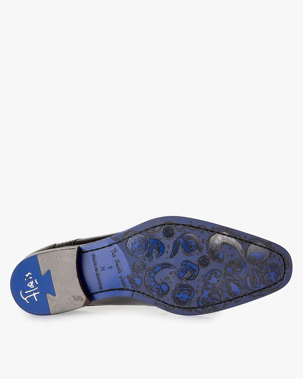 Black calf leather lace shoe