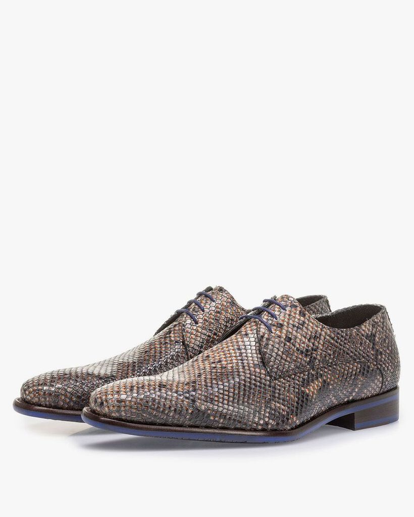 Grijs/bruine veterschoen met snakeprint