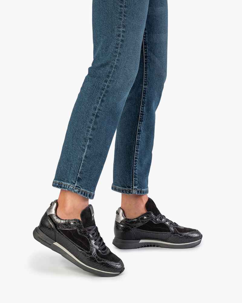 Sneaker black leather