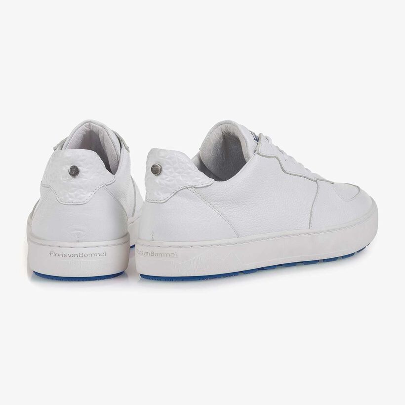 White slightly structured calf leather sneaker