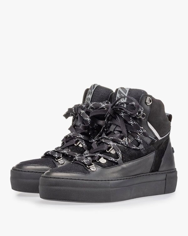 Mid-high sneaker black leather