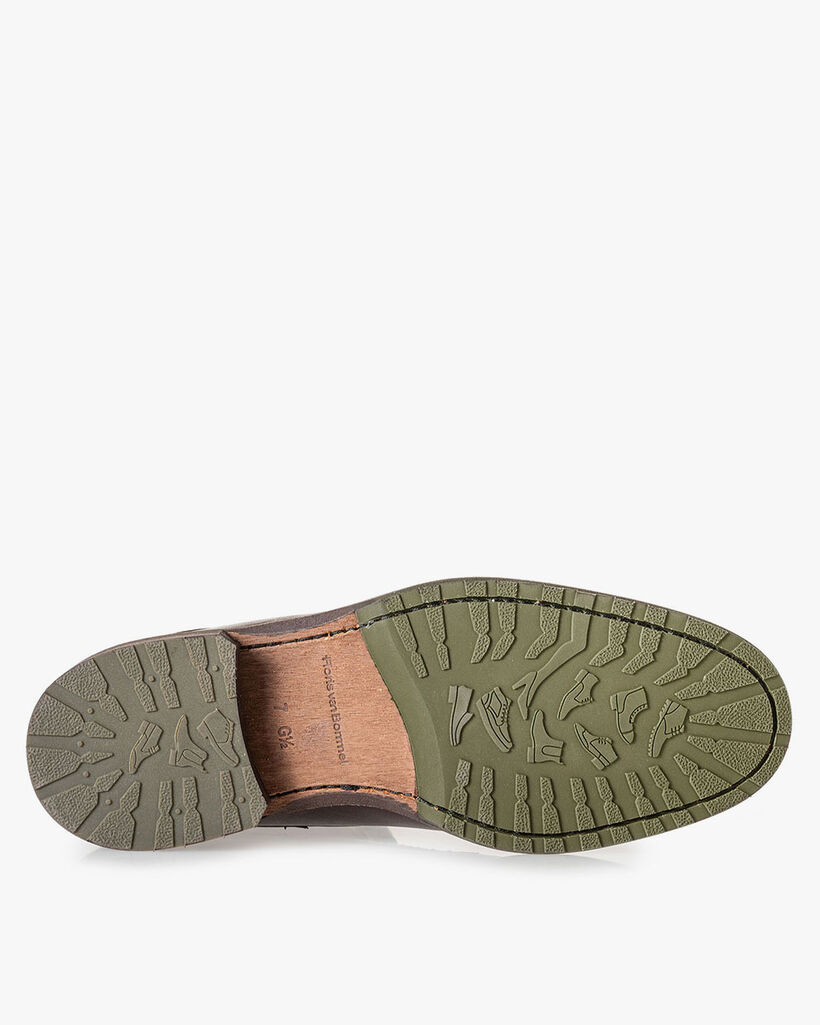 Wolgevoerde veterboot bruin