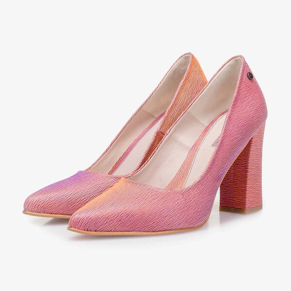 Coral red leather pumps with changing effect