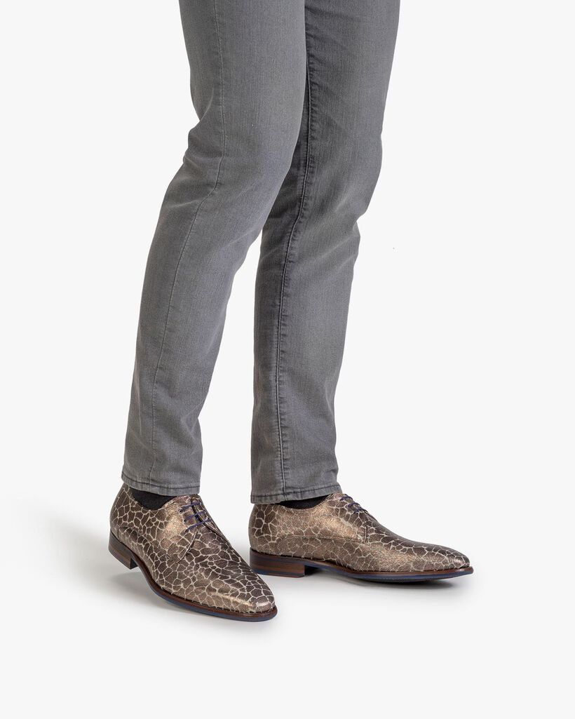 Lace shoe metallic bronze