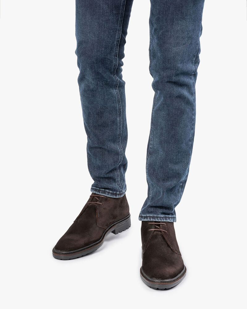 Donkerbruine su&egrave;de veterboot