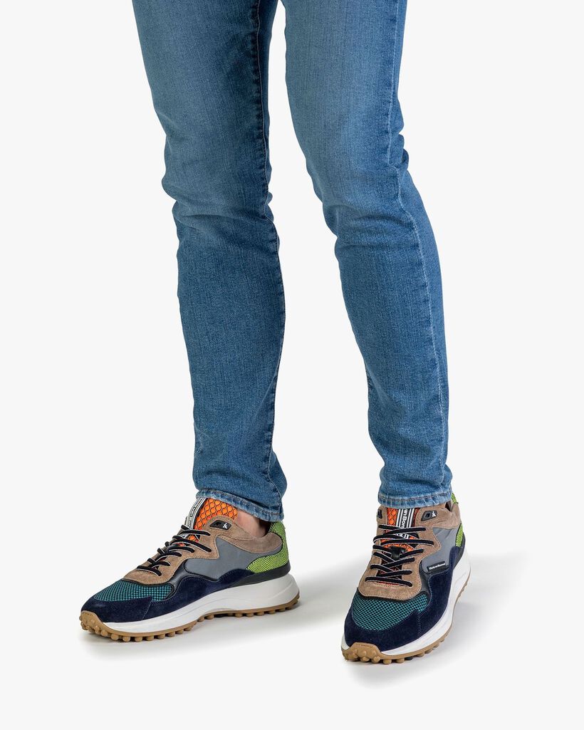 Noppi sneaker su&egrave;de zand