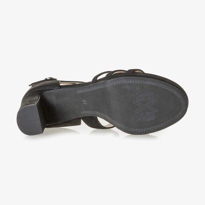 Zwarte nubuckleren sandaal met hak met lichte structuur