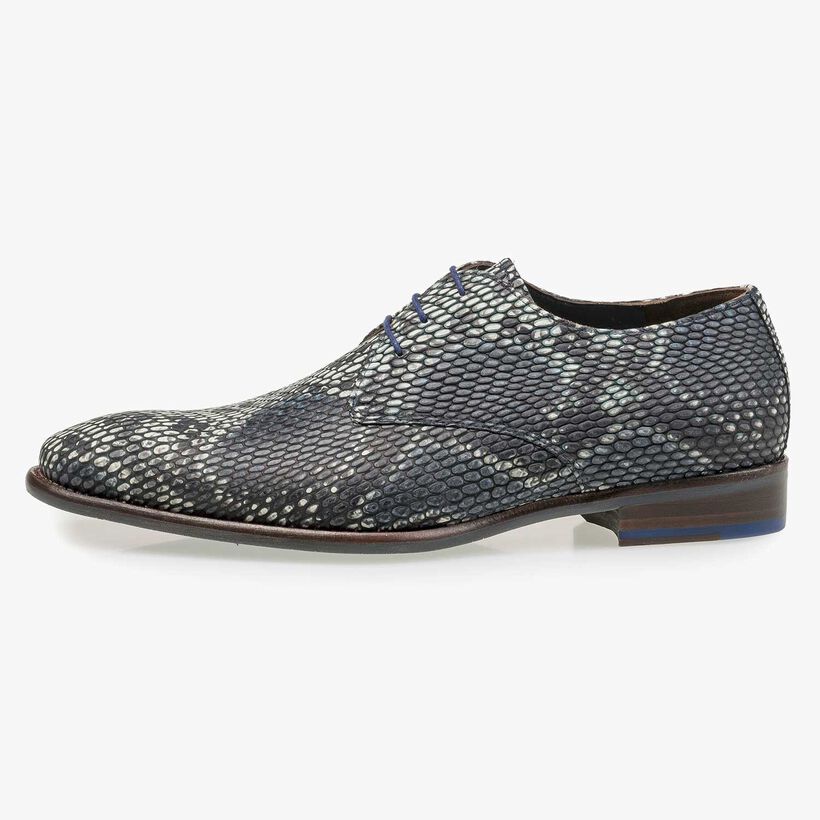 Grey calf leather lace shoe with a snake print