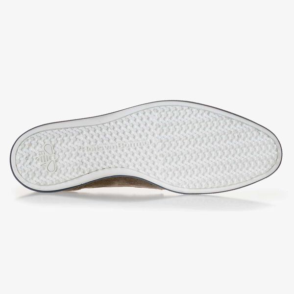 Lace shoe with rubber outsole