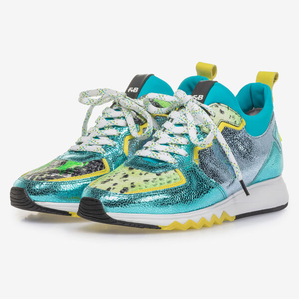 Sneaker with light blue metallic print