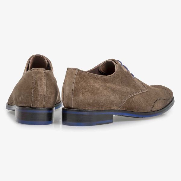 Dark taupe-coloured suede leather lace shoe