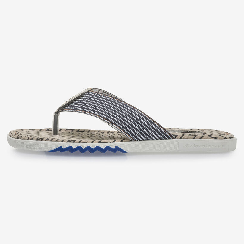 Blauwe su&egrave;de teenslipper met print