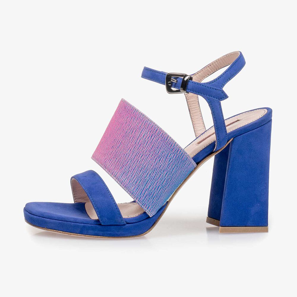 Blauwe suede sandaal met hak met lila print