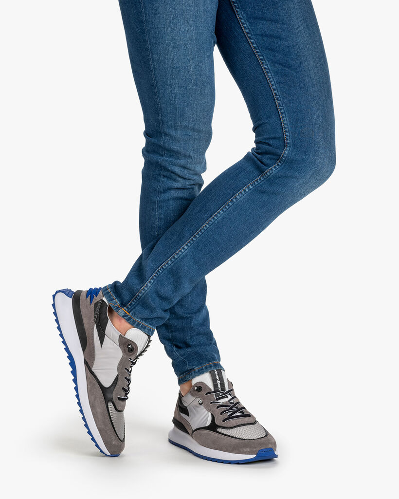 Sneaker su&egrave;de grijs