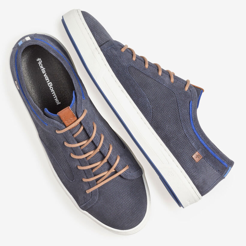 Donkerblauwe su&egrave;de veterschoen met print