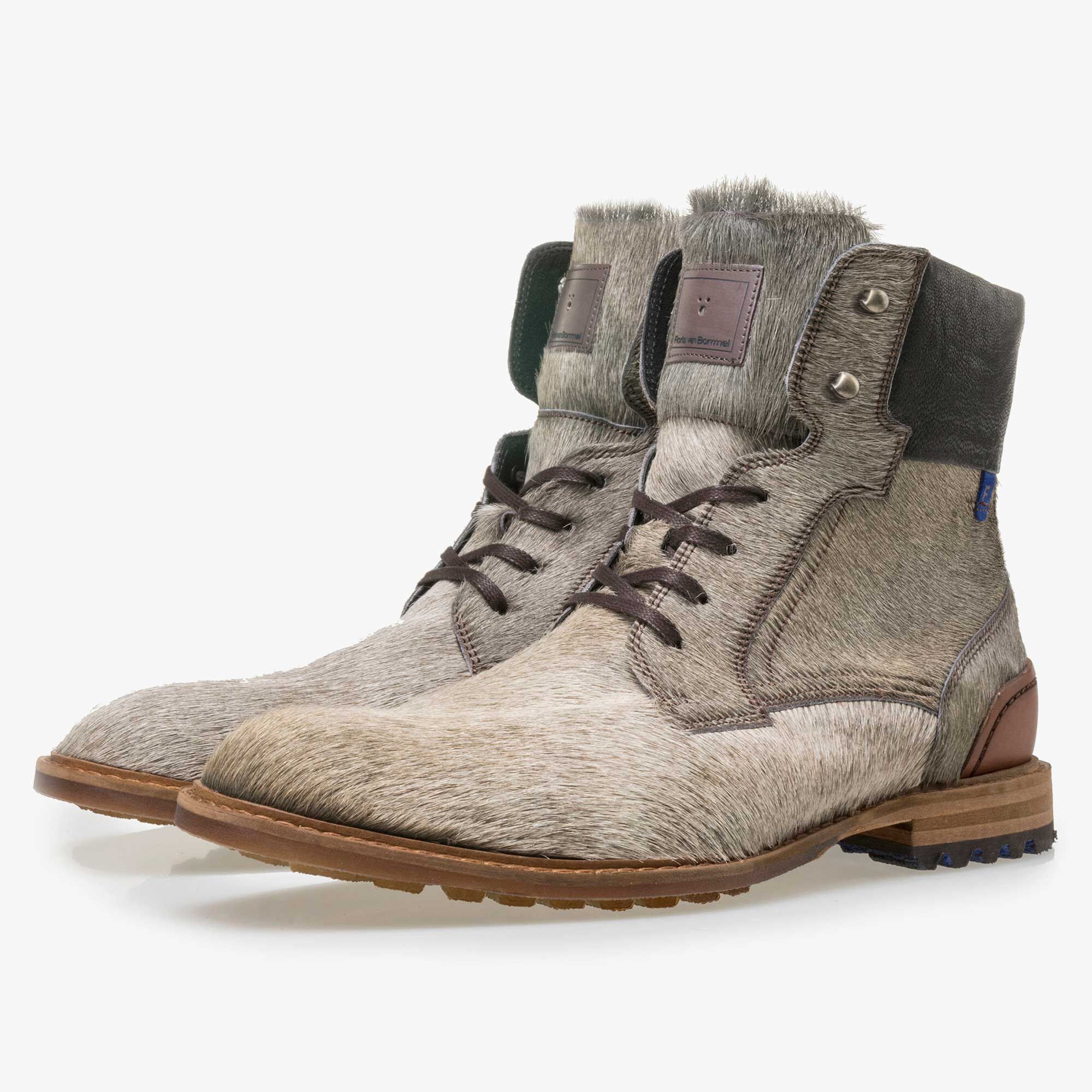 Hoge veterboot zand ponyhair 10913 08 Floris van Bommel