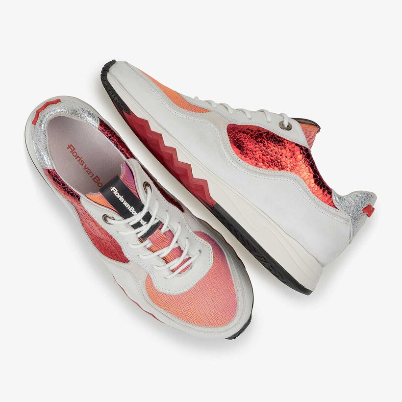 White nubuck leather sneaker with red details
