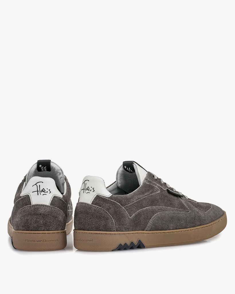 Sneaker grey suede leather