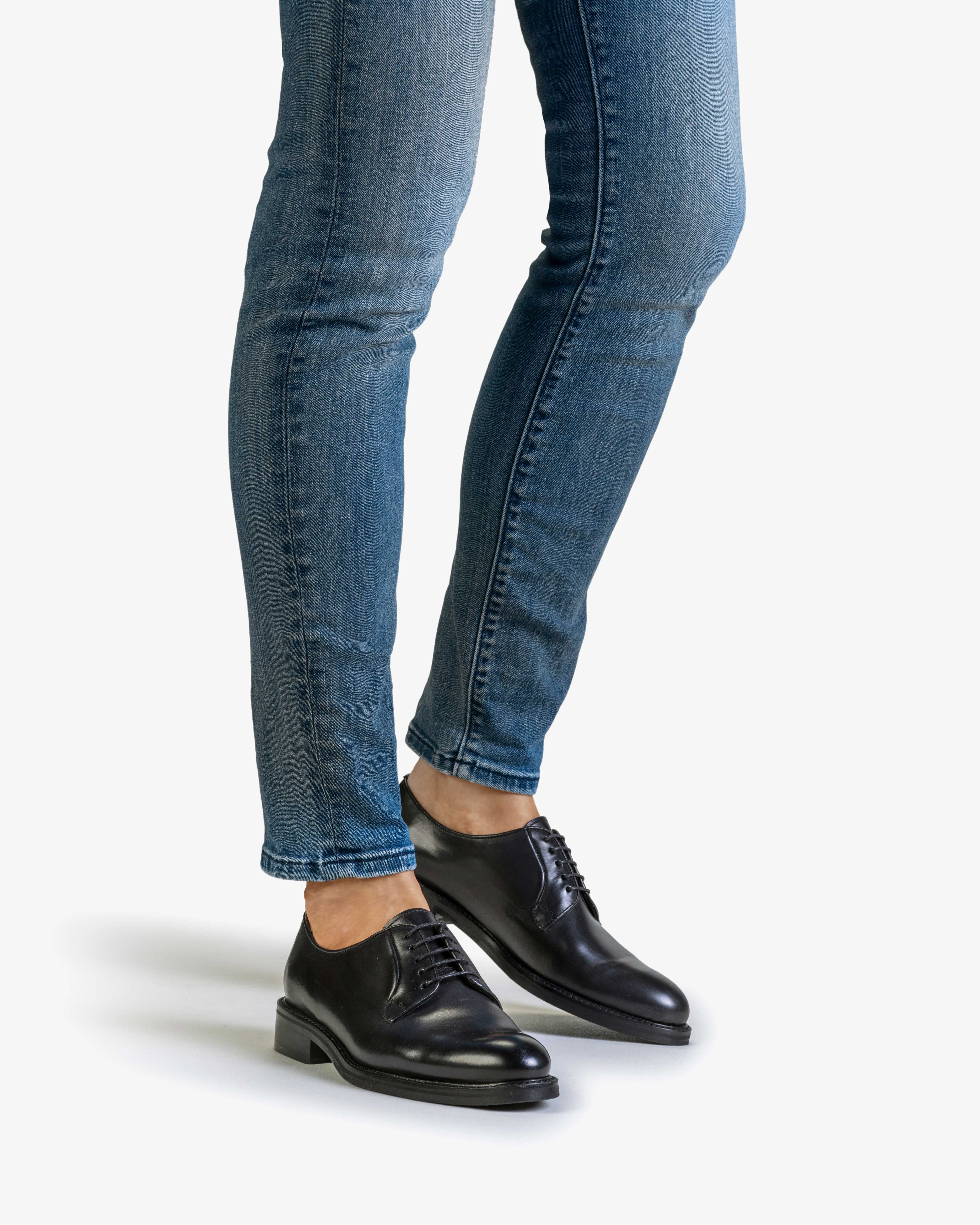 Zwarte hotsell veterschoenen dames