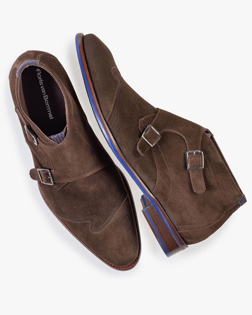 Buckle shoe brown suede leather