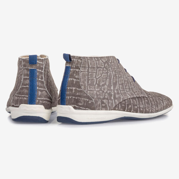 Donkergrijze veterboot met crocoprint