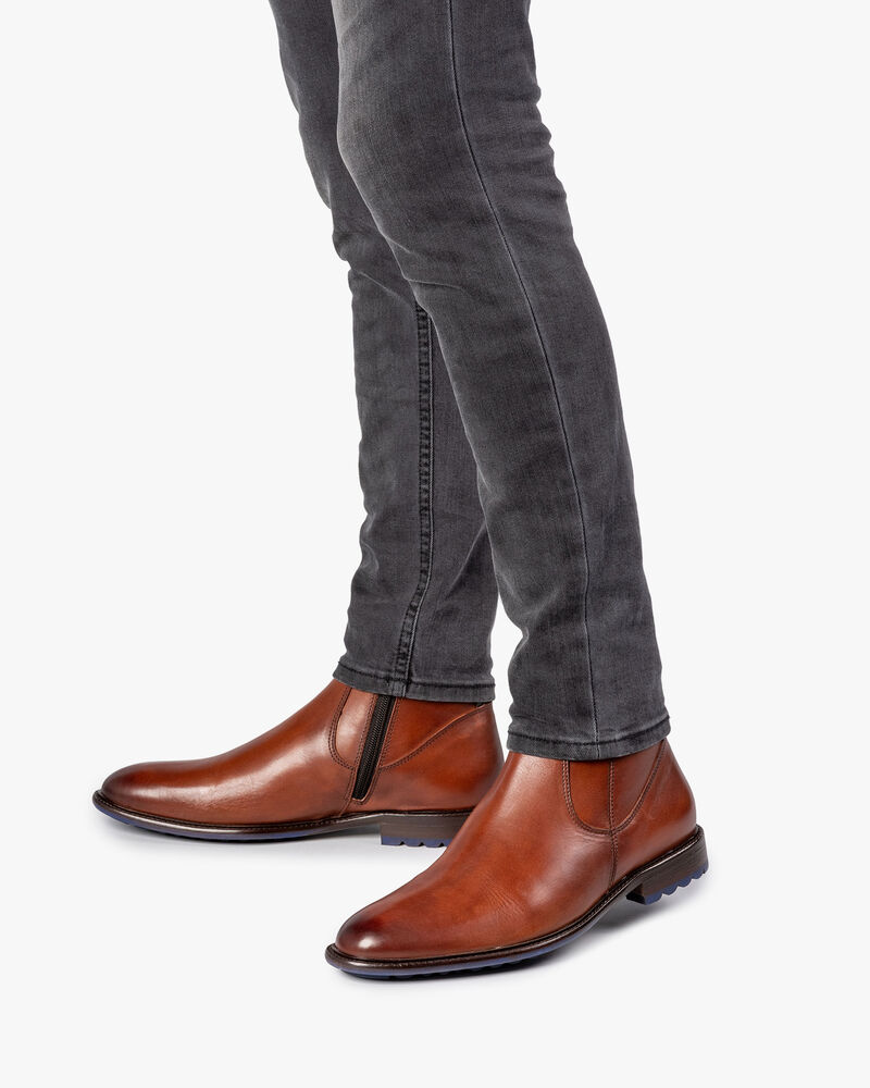 Lambskin lined boot cognac