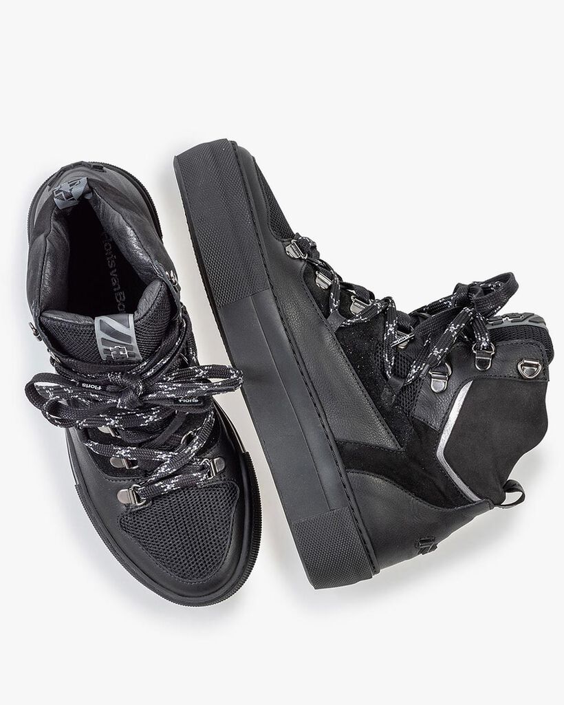 Mid-high sneaker black leather