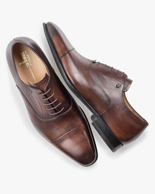 Dark brown lace shoe