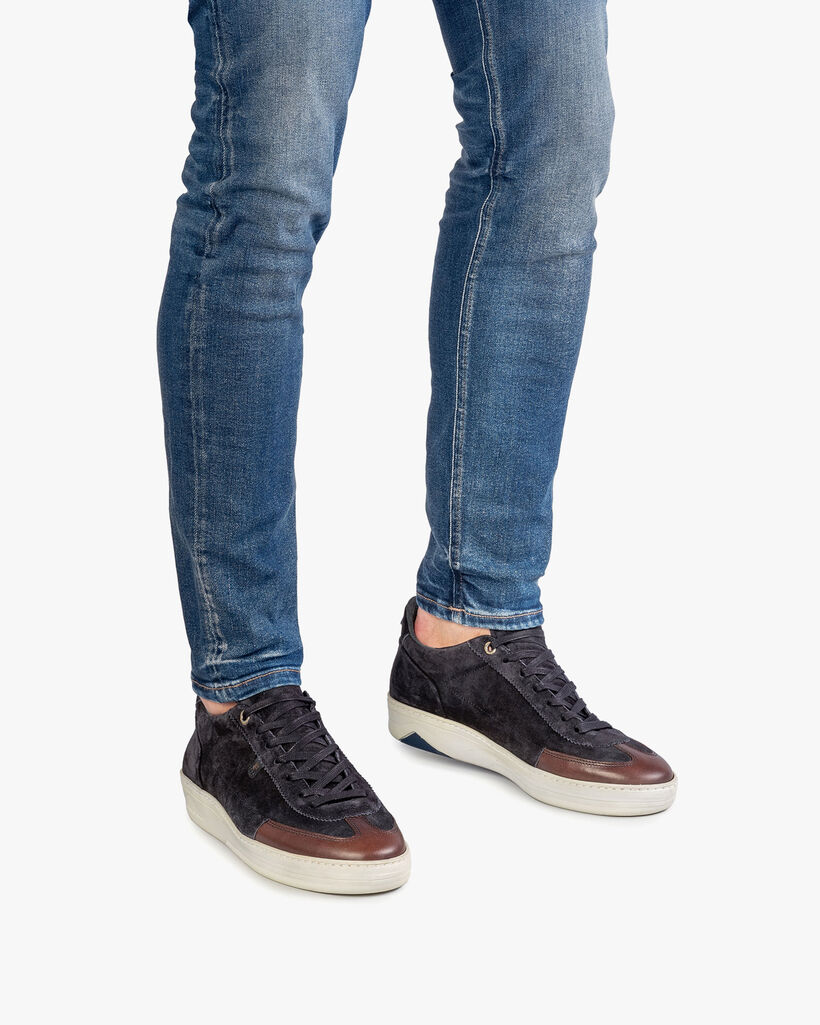 Sneaker su&egrave;de zwart