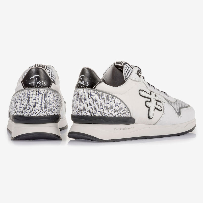 Witte su&egrave;de sneaker