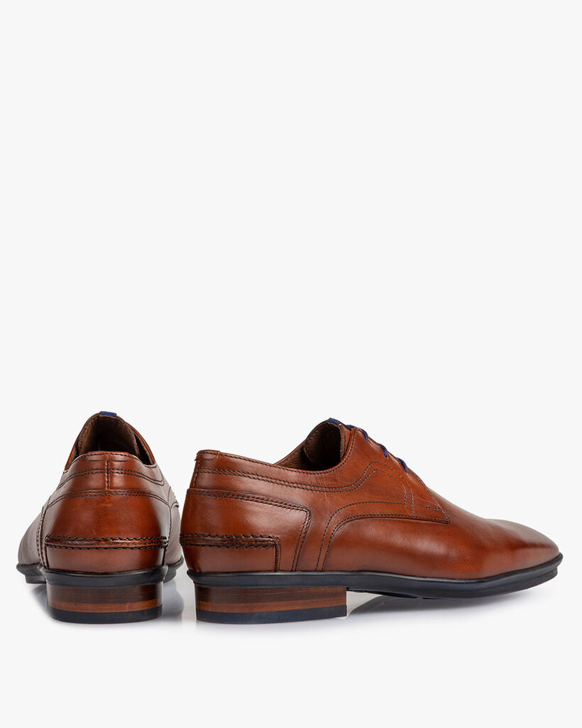 Lace shoe leather cognac