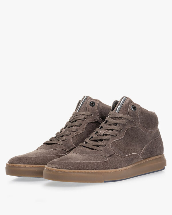 Sneaker su&egrave;de taupe